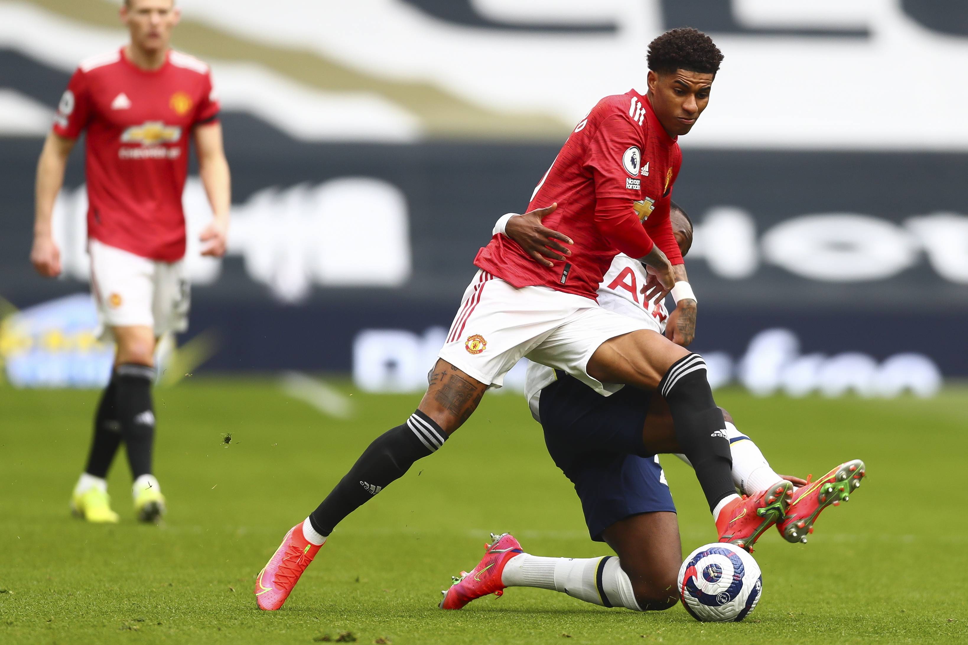 员效力于欧 员效力于欧